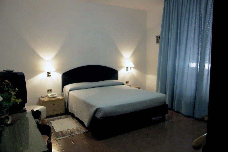 Hotel Regina Brindisi Luaran gambar